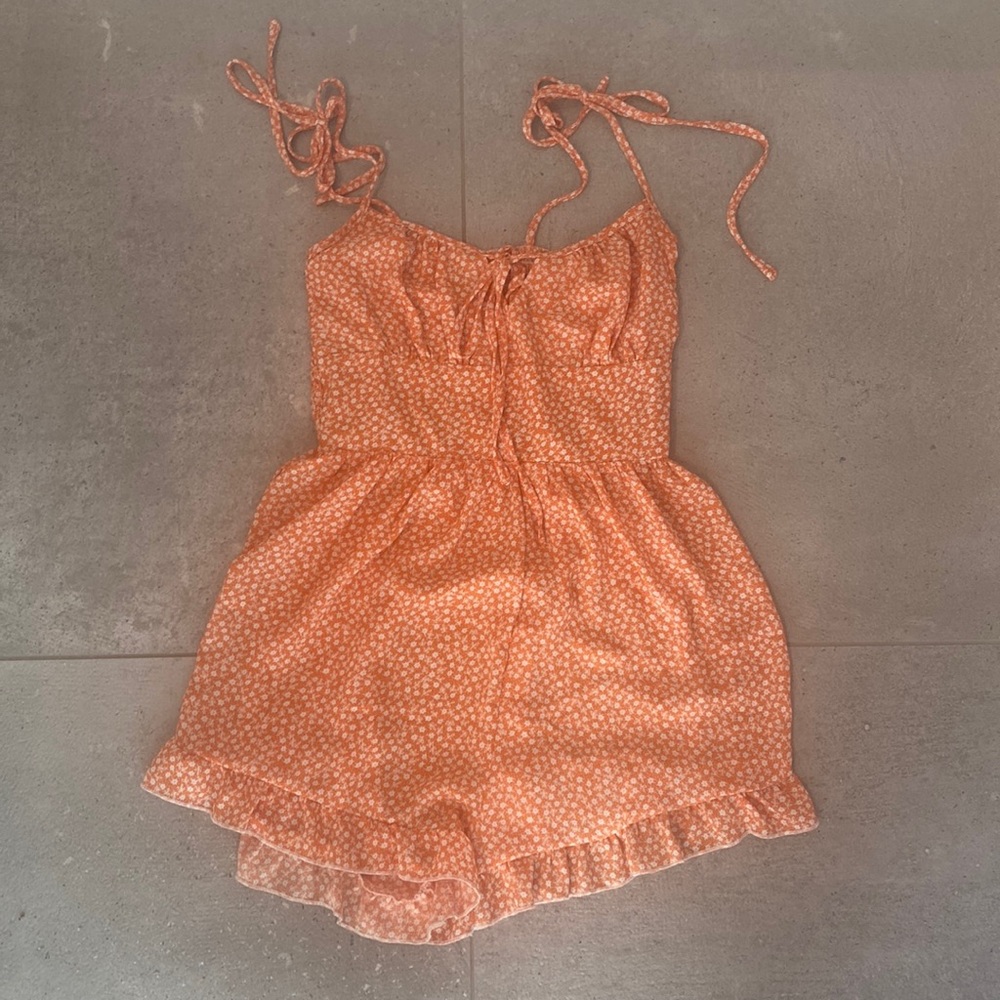 Cute romper with little flowers